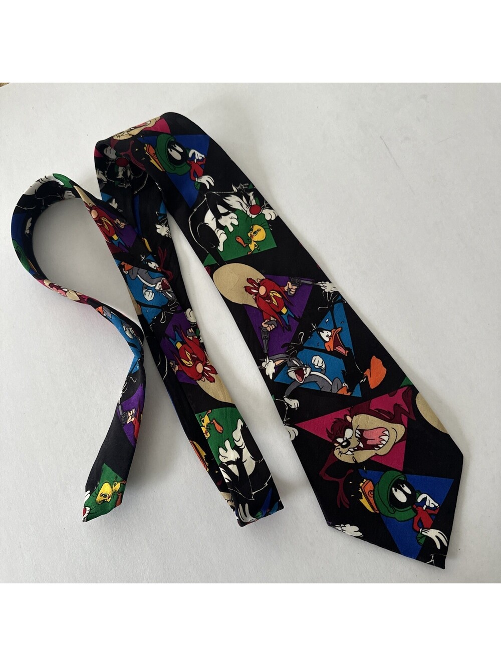 VINTAGE 1993 WARNER BROS LOONEY TUNES MANIA NECKTIE LOONEY TOONS CHARACTERS